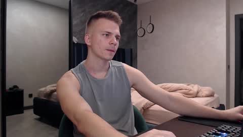 Snapshot of pretty_sweety chatting on November 12, 6:03 am Justin online show from November 12, 6:03 am