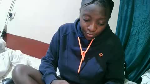 Snapshot of pretty_tiffany1 chatting on April 1, 1:06 am pretty_tiffany1 online show from April 1, 1:06 am