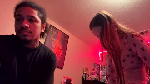 Snapshot of prettyandpinkkk chatting on March 2, 10:44 am prettyypinkk3 online show from March 2, 10:44 am