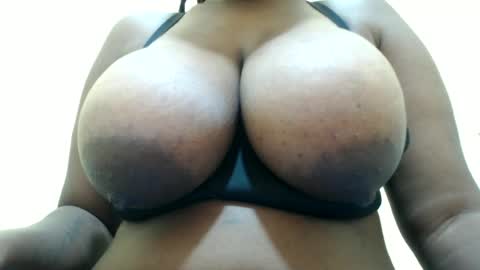 Snapshot of prettybabie12 chatting on July 8, 7:07 pm prettybabie12 online show from July 8, 7:07 pm