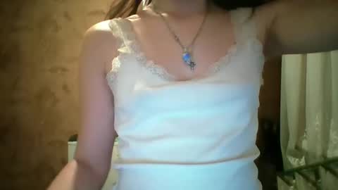 Bella online show from May 25, 8:48 pm