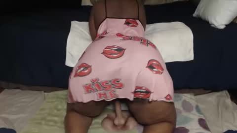 Snapshot of prettyblack25 chatting on June 10, 11:13 pm Cindy online show from June 10, 11:13 pm
