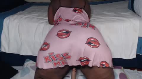 Snapshot of prettyblack25 chatting on July 5, 9:33 pm Cindy online show from July 5, 9:33 pm