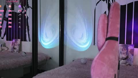 Snapshot of prettybones chatting on February 16, 1:36 am Violet online show from February 16, 1:36 am