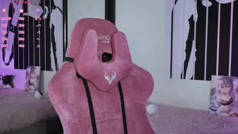 Snapshot of prettybones chatting on March 8, 9:39 am Violet online show from March 8, 9:39 am