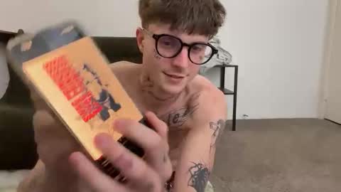 pretty boy online show from April 1, 2:01 am