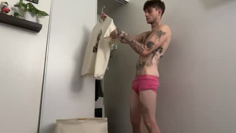 Snapshot of prettyboyszn chatting on June 30, 3:51 am pretty boy online show from June 30, 3:51 am