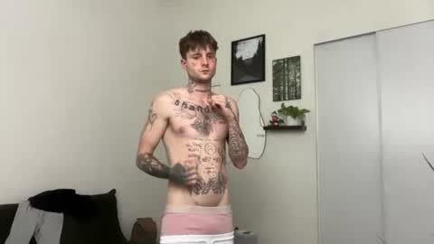Snapshot of prettyboyszn chatting on July 7, 6:47 am pretty boy online show from July 7, 6:47 am