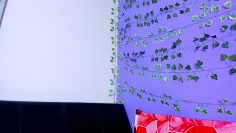 Snapshot of prettybunnies08 chatting on January 28, 4:50 am Enzo Denis online show from January 28, 4:50 am