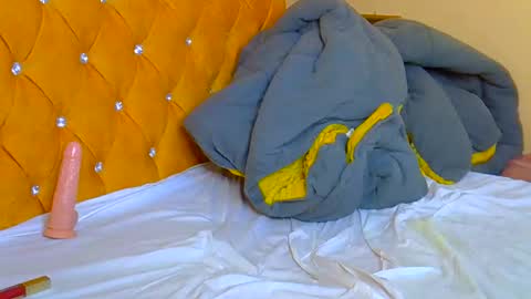 prettycandy0 online show from November 19, 6:35 am