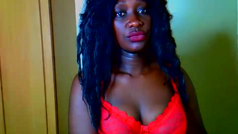 Snapshot of prettycandy0 chatting on June 8, 12:25 am prettycandy0 online show from June 8, 12:25 am