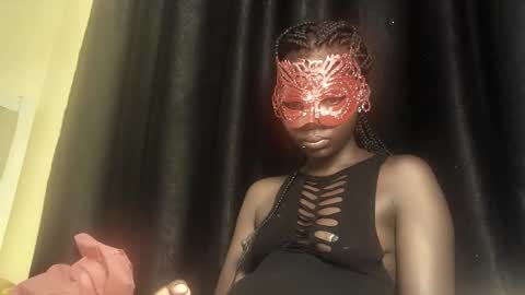 Vee online show from May 8, 6:13 pm