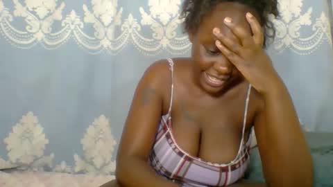 Snapshot of prettydarkskin002 chatting on February 9, 11:03 am SHANIA online show from February 9, 11:03 am