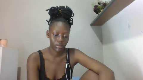 Snapshot of prettydollk_dons chatting on February 20, 6:59 am prettydollk_dons online show from February 20, 6:59 am