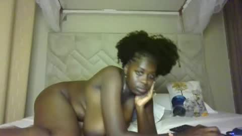 prettydulce online show from March 26, 3:45 am