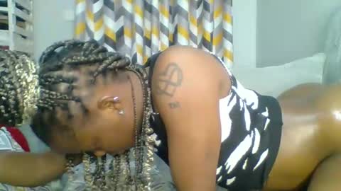 PrettyEla online show from October 31, 10:44 pm