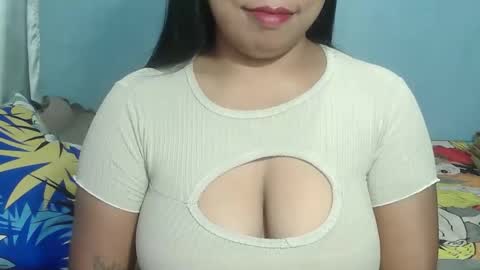 Snapshot of prettygirl_ynna chatting on February 25, 12:09 am prettygirl_ynna online show from February 25, 12:09 am