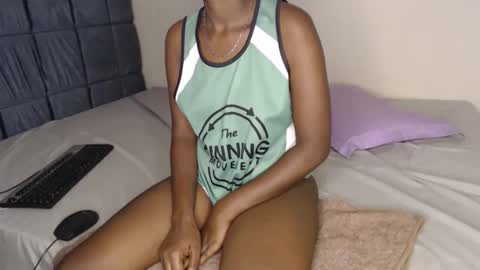 Snapshot of prettygree chatting on February 27, 12:05 pm prettygree online show from February 27, 12:05 pm