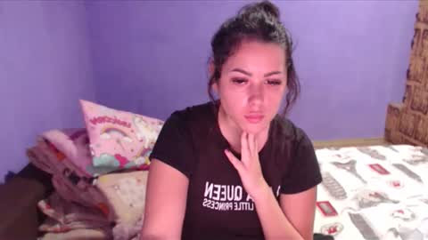 prettyjulliette online show from December 14, 5:58 pm