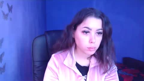 prettyjulliette online show from December 18, 10:08 am