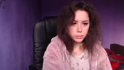prettyjulliette online show from December 20, 11:43 am