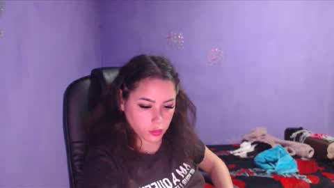 prettyjulliette online show from December 20, 3:31 pm
