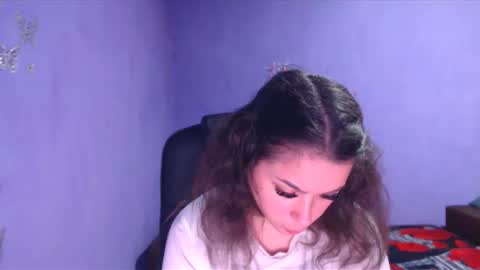 prettyjulliette online show from December 22, 3:00 pm