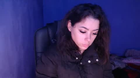 prettyjulliette online show from December 31, 8:48 am