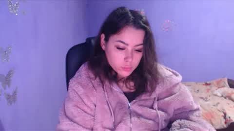 prettyjulliette online show from January 3, 2:08 pm