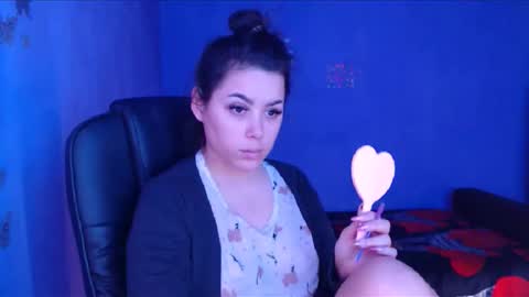 prettyjulliette online show from January 6, 10:24 am