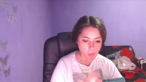 prettyjulliette online show from January 8, 3:28 pm