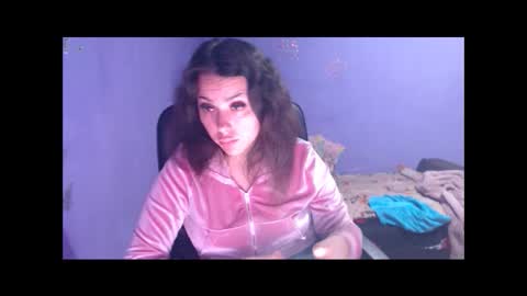 prettyjulliette online show from January 11, 4:25 pm