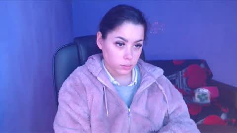 prettyjulliette online show from January 14, 10:59 am