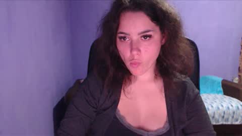 prettyjulliette online show from January 22, 6:41 pm