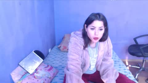 prettyjulliette online show from February 21, 1:00 pm