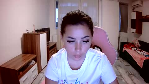 prettyjulliette online show from September 11, 4:07 pm