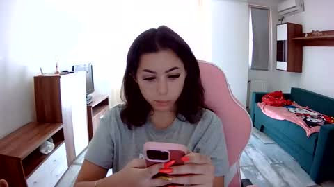prettyjulliette online show from September 15, 12:38 pm