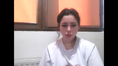 prettyjulliette online show from January 17, 12:43 pm