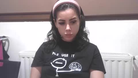 prettyjulliette online show from February 7, 5:38 pm