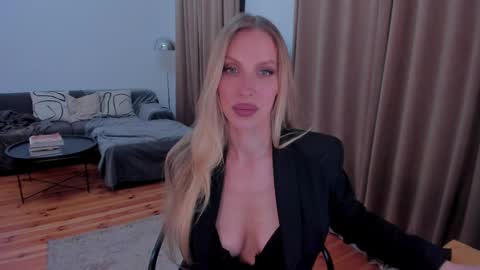 Eva online show from May 15, 10:50 pm