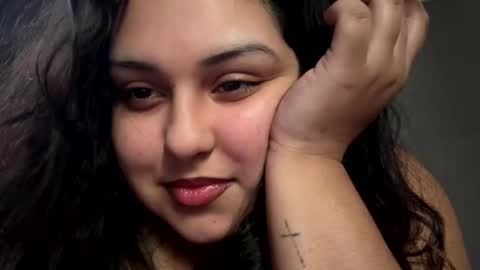 Snapshot of prettylillyy02 chatting on November 10, 3:22 pm lilly333 online show from November 10, 3:22 pm