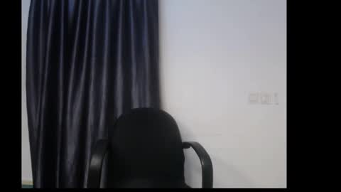 Snapshot of prettymia9 chatting on November 18, 9:52 pm mia online show from November 18, 9:52 pm