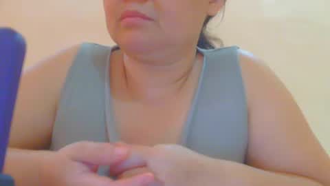 Snapshot of prettynhing chatting on January 18, 3:54 am Nhing online show from January 18, 3:54 am