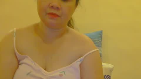 Snapshot of prettynhing chatting on February 7, 3:05 pm Nhing online show from February 7, 3:05 pm