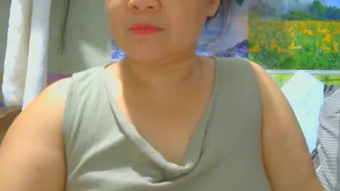 Snapshot of prettynhing chatting on February 16, 2:02 pm Nhing online show from February 16, 2:02 pm