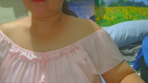 Snapshot of prettynhing chatting on February 23, 12:57 pm Nhing online show from February 23, 12:57 pm