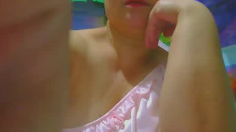 Snapshot of prettynhing chatting on February 24, 1:53 pm Nhing online show from February 24, 1:53 pm