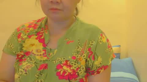 Snapshot of prettynhing chatting on March 1, 3:30 am Nhing online show from March 1, 3:30 am