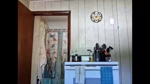 prettysolidd7 online show from September 8, 7:02 pm