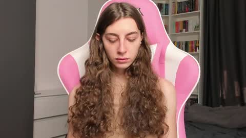 Snapshot of prettysomething chatting on June 25, 6:29 am Sophie next stream will be at Monday i will wait you guys online show from June 25, 6:29 am